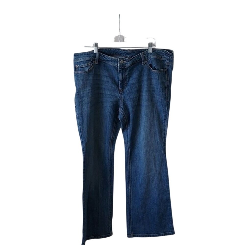 Old Navy The Flirt Med Wash Distressed Hem Bootcut Jeans Mid Rise Denim 20 Short